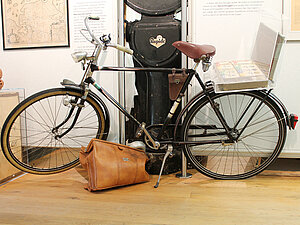 Diese Abbildung zeigt ein NSU-Fahrrad aus der Sammlung des Bünting Teemuseums in Leer, dass von Firmenreisenden der Bünting Unternehmensgruppe genutzt wurde.